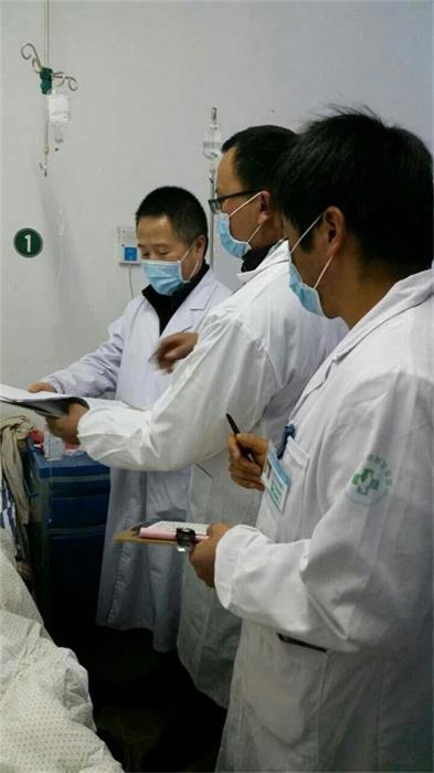 白水洋卫生院查房.jpg