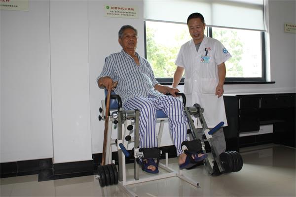 股四头肌功能锻炼.jpg